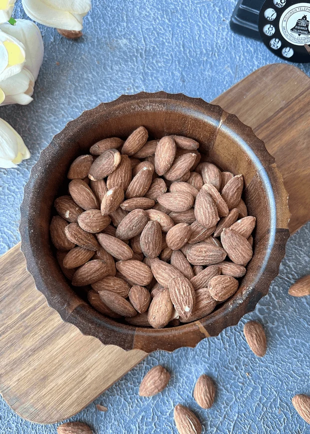 بادام درختی خام